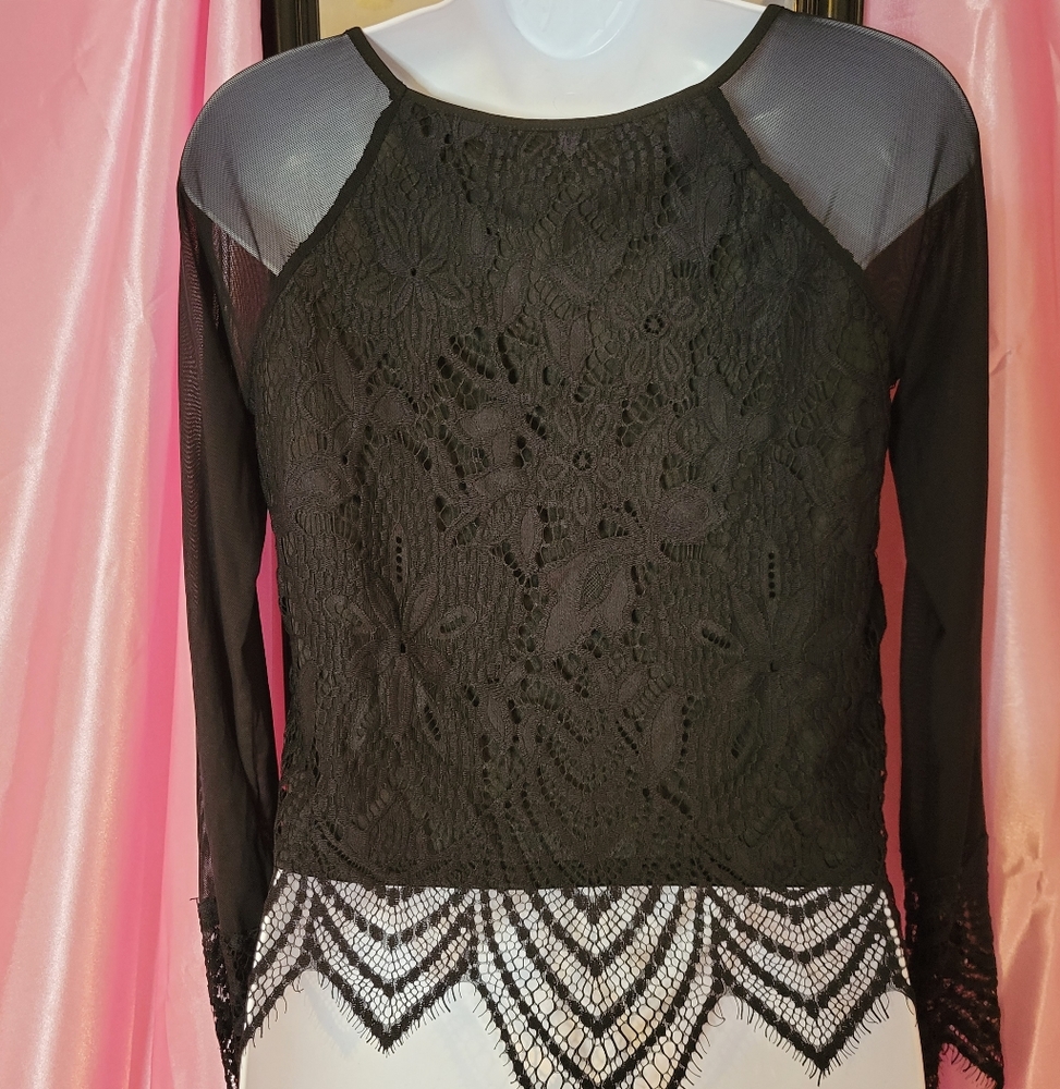 Lace long sleeve top - Picture 10 of 12